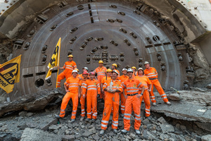  On June 21, 2017 the miners and project managers celebrated the breakthrough of the tunnel boring machine at the Belchen renovation tunnel 