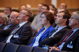  Attentive listeners at the lectures and plenty of applause 