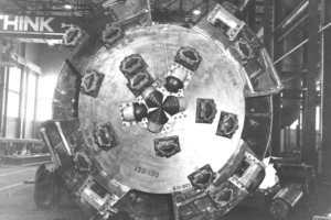  	The first disc cutters, just 11.5 inches in diameter, were produced by Robbins for the Humber River Sewer Tunnel TBM in 1956 