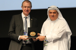  9	Abdullah Al-Mogbel, President of the ITACET Foundation presents the ITACET Award 2018 to STUVA CEO Dr.-Ing. Roland Leucker, representing Prof. Alfred Haack 