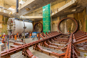  Nachdem MMC-Gamuda einer Kostenreduzierung um 21,5&nbsp;% zugestimmt hat, wird das Unternehmen die Untertagebauarbeiten an der MRT Linie&nbsp;2 von Kuala Lumpur fortsetzen. Die drohende Vertragsauflösung durch den Kunden wurde abgewendet. Im Bild: Tunnelbauarbeiten an der Station Titiwangsa 