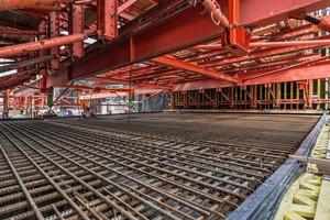 The tunnel sections are being produced using the back-step construction method, the wall formwork is self-supporting with two traversing beams over a complete section length 