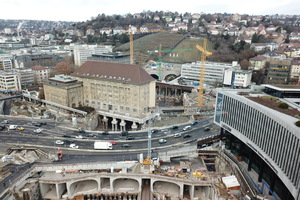  Einer der technisch aufwendigsten Abschnitte von Stuttgart 21: Der Nordkopf des künftigen Stuttgarter Hauptbahnhofs mit der unterfangenen früheren Bundesbahndirektion und der Heilbronner Straße
 