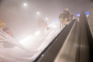  	Zugang zu einer Station im Rahmen der Feuerwehrübung des Projekts Orpheus 