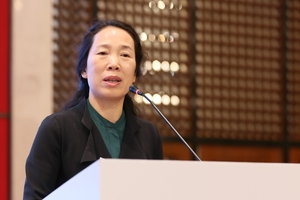  Professorin Jinxiu (Jenny) Yan ist die derzeitige Vizepräsidentin der ITA und Vizepräsidentin der chinesischen Gesellschaft für Tunnel- und Tiefbauarbeiten CCES (China Civil Engineering Society). 