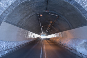  Die Instandsetzung machte den Tunnel bei Schliersee dauerhaft dicht – sowohl bergseitig, als auch im Tunnelinneren 