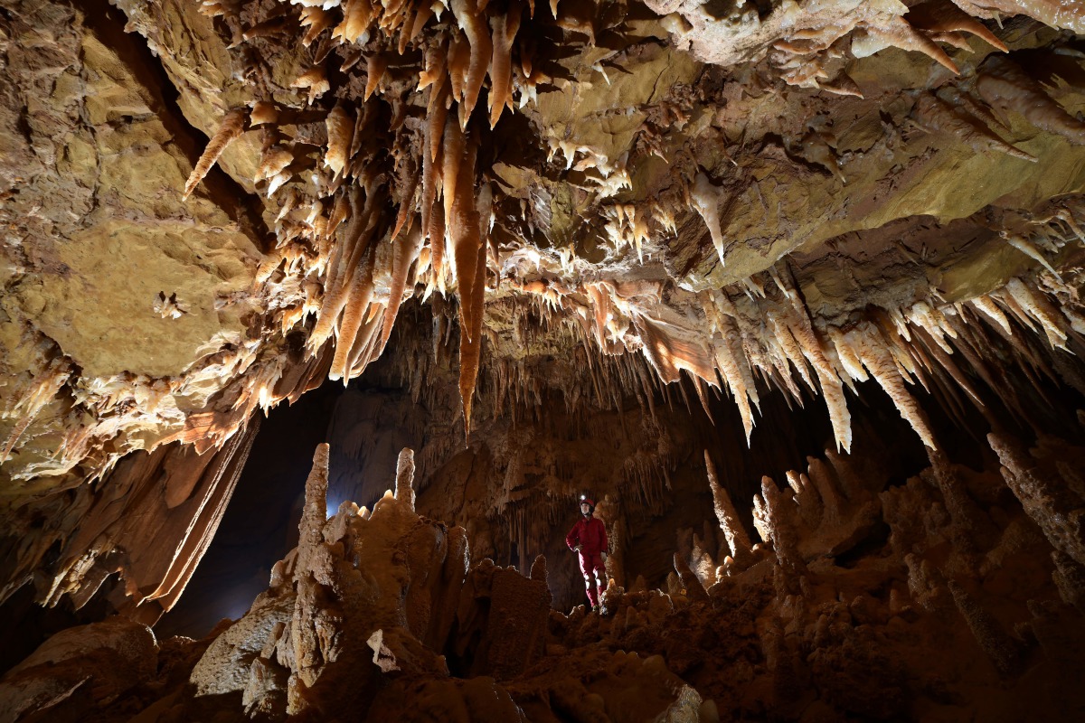 Overcoming Multiple Caverns: Successful TBM Tunneling in Karstic Geology at  Galerie des Janots - tunnel