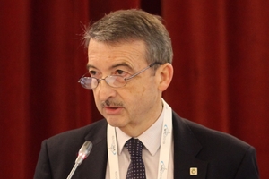  <span class="zahl_bildunterschrift">14</span>	Eric Leca of France lost narrowly in the ballot for ITA president in spite of his very good programme 