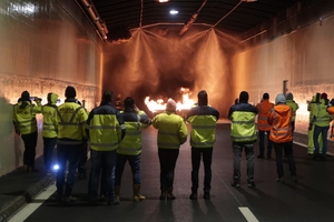  1	Fire test on a water-mist FFS in a tunnel 