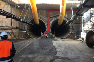  	Blick auf die Tunnel am Depot-Portal 