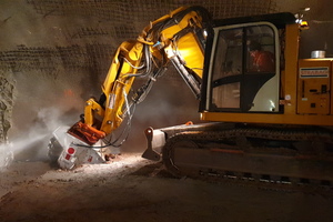  In the Trimberg Tunnel, the tunnellers of JV Hochtief/Züblin are breaking out the temporary top heading invert using a Kemroc DMW 130_600_130 cutter wheel, with the cutter wheel achieving a performance of about 15–20 m/h. 