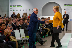  Ein ganz besonderer Tag: Am 7 Oktober 2019 begrüßte Martin Herrenknecht Bundeskanzlerin Angela Merkel bei der Herrenknecht AG in Schwanau 