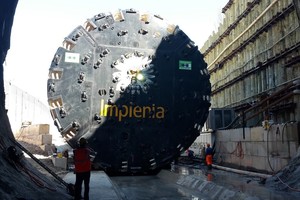  7	Completely assembled TBM in front of the Schinznach portal before being transported to the starting position at the end of the soft ground section 