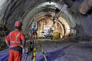  11        Horizontal drill rig at the face 