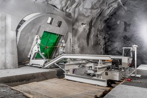  Mit dem Ziel, die Montagezeiten im Tunnel um 90 % zu reduzieren, entwickelte Elkuch das „Plug-In Crosscut Element“ (PCE). Dabei werden möglichst viele Systeme auf einer hochgenauen Wandscheibe montiert und geprüft
 