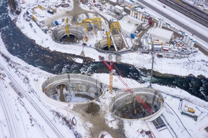  Four shafts are necessary for the ground freezing process to excavate the total of four tunnel bores under the river: two main tunnels and two connecting tunnels 