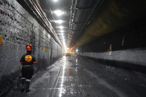  Die MDM ist besonders geeignet, wenn ein rechtwinkliges Profil benötigt wird, wie z. B. bei Eisenbahntunneln, die eine flache Sohle erfordern 