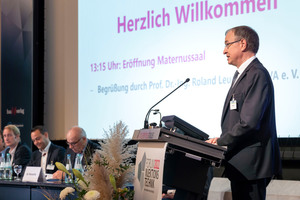  STUVA-Geschäftsführer Prof. Dr.-Ing. Roland Leucker eröffnete das Forum Injektionstechnik 2022 im Kölner Maternushaus 