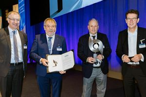  The STUVA Award 2021 went to the large-scale project “Kombilösung Karlsruhe” (from left to right: STUVA CEO Prof. Dr.-Ing. Roland Leucker, STUVA Chairman of the Board Univ.-Prof. Dr.-Ing. Martin Ziegler, and the award winners Frank Nenninger (technical Managing Director of Karlsruher Schieneninfrastruktur-Gesellschaft mbH, KASIG) and Dr. Alexander Pischon (CEO of Verkehrsbetriebe Karlsruhe GmbH, VBK) 