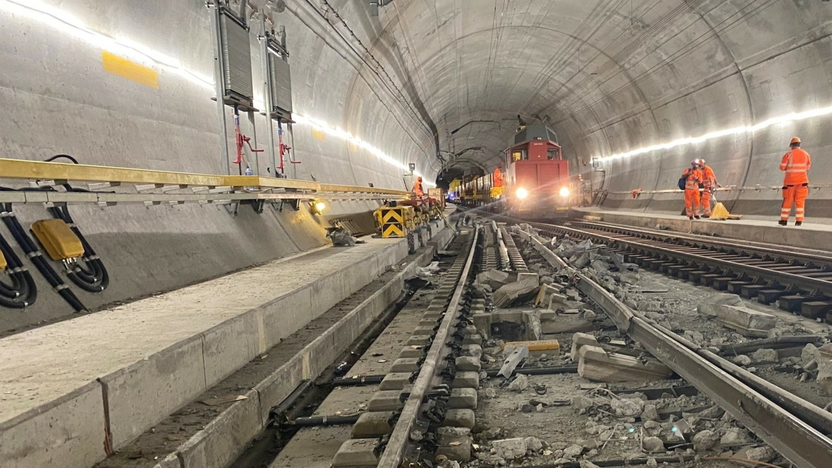 Serious Damage in the Gotthard Base Tunnel - tunnel