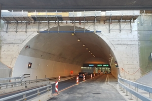  	Tunnel im Endzustand mit Blick vom Nordportal unter Brücke Autobahnauffahrt 