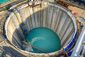  In some places, the actual construction site is located at a depth of 30 m. Keeping the groundwater away is a tech challenge 