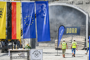 Die erste feierliche Sprengung beim Tunnelanschlag für das Pumpspeicherkraftwerk in Forbach 