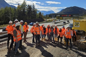  	Die STUVA-YEPs bei der Besichtigung des Voreinschnitts des Auerbergtunnels 