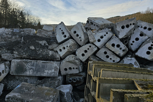  The individual pieces of cable duct cut out are ready for reprocessing the concrete as a building material 