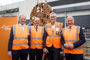  Happy about the milestone: (from left) Stefan Kapferer (CEO 50Hertz), Bernard Gustin (CEO Elia Group), Henning Schrewe (Managing Director Implenia Civil Engineering GmbH), Kai ­Wegner (Governing Mayor of Berlin) 