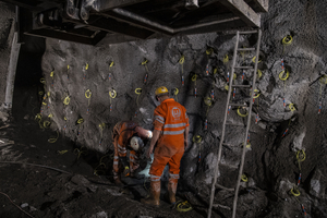 Bis Ende November 2025 wurden rund 50 m im Sprengvortrieb in Richtung der Tunnelbohrmaschine Paulina ausgebrochen 