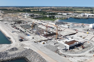  State-of-the-art Liebherr crane technology is being used in the construction of the Fehmarn Belt Tunnel 