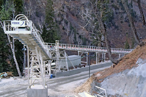  Streckenband mit Abwurfturm bei der Zwischendeponie 