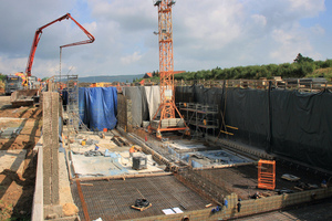  The altogether 766 m long structure with its 2-cell tunnel and connecting trough walls will greatly relieve traffic in downtown Bad Oeynhausen. 