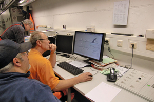  Control centre for manual control of the fans given regular testing with display of the current vibration values and alarm reports on the PC screen 