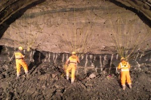  6&nbsp; Preparing for part blasting (mixed-face excavation) in the main tunnel. The division between Stuben sandstone and upper coloured marl is easily discernible 