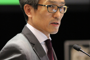  Chung-Sik Yoo reporting on the activities of Working Group 2 