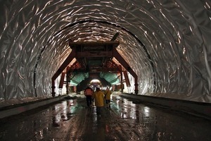  Supporting operations in the Bleßberg Tunnel on the new Erfurt–Leipzig/Halle route  