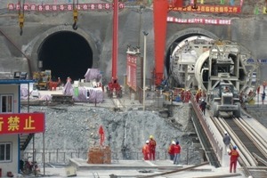  2 Both Robbins TBM for China’s West Qinling Rail Tunnels were designed for high cover tunnelling without roof shield fingers 