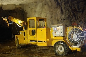  1 Durch ihr kompaktes und robustes Design ist die Sika-PM 4207 bestens für die harten Arbeitsbedingungen im Tunnel- und Bergbau geeignet 