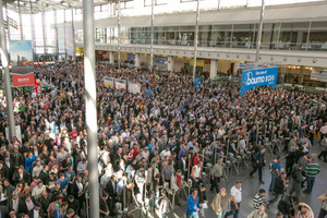  Am 11. April öffnen sich die Tore der bauma 2016 für das Fachpublikum. Im Jahr 2013 hatte die Messe mehr als 535 000 Besucher nach München gebracht | 