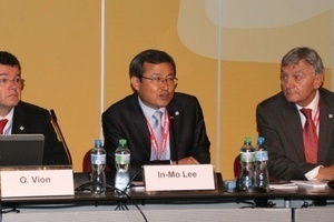  ITA president In-Mo Lee, executive director Olivier Vion and past-president Martin Knights at the General Assembly 