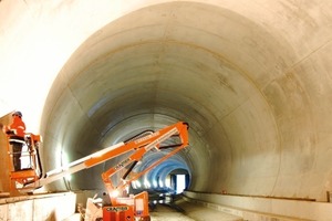  <div class="bildtext_en">Inner shell made of PP fibre concrete at the Bühl Tunnel</div> 