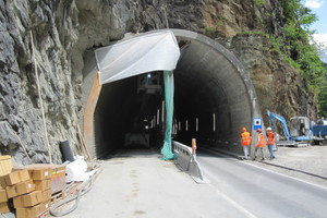  As part of the refurbishment of the Zuben Tunnel, the chloride-damaged concrete lining was partially broken out, the reinforcement cleaned and replaced where necessary and a new inner lining of fibre-reinforced shotcrete was installed 