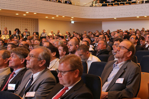  About 800 participants followed the high-quality lecture programme of the Swiss Tunnel Congress 2015. In 2016, the event will be held again from 15 to 17 June | 