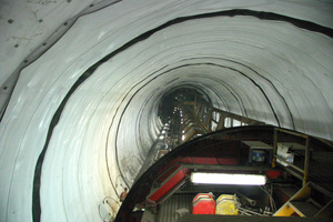  Installierte Tunnelbahn 