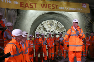  Bei der offiziellen Durchbruchsfeier am 4. Juni unterstrich der britische Premierminister David Cameron die Bedeutung des Crossrail-Projekts als ingenieurstechnische Höchstleistung und wichtigen wirtschaftlichen Faktor 