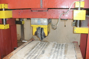  <div class="bildtext_en">Lab tests to measure disc forces on the linear test stand at CSM, Colorado, USA [7]</div> 