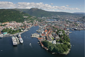  The city of Bergen is located on the west coast of Norway (left).The supporting programme of the WTC will include historic walking tours (middle) as well as site visits and technical tours, like the tour to the Kollsnes Gas Terminal (right) 