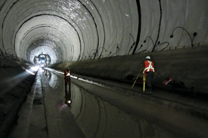  Niagara Tunnel: KDB-Dichtungssystem und Innenschale/Geosynthetic barrier and inner final lining 